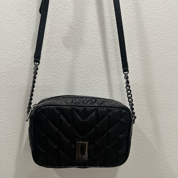 Karl Lagerfeld Paris Lafayette camera bag in snakeskin-embossed leather black - Picture 3 of 10